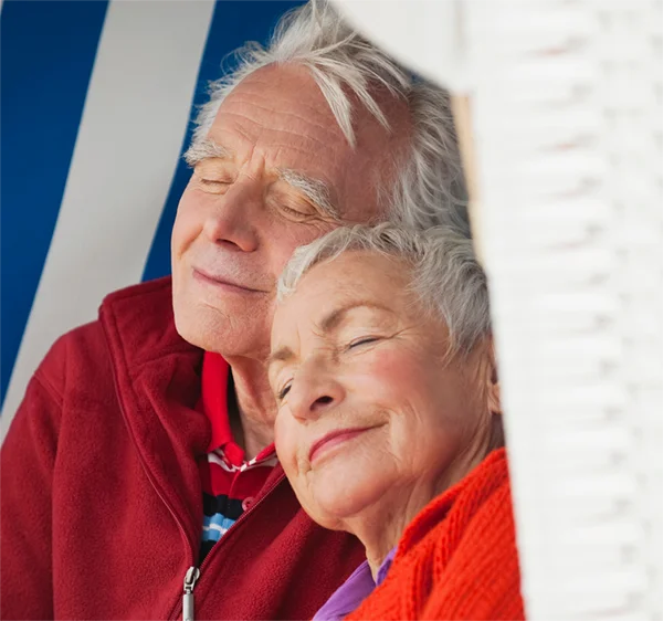 Urlauber im Strandkorb